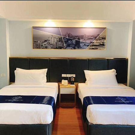 Sapphire Hotel Silom Bangkok Extérieur photo Deluxe Twin