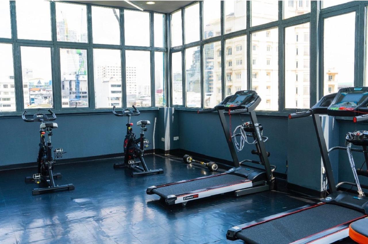 Sapphire Hotel Silom Bangkok Extérieur photo The gym at the hotel