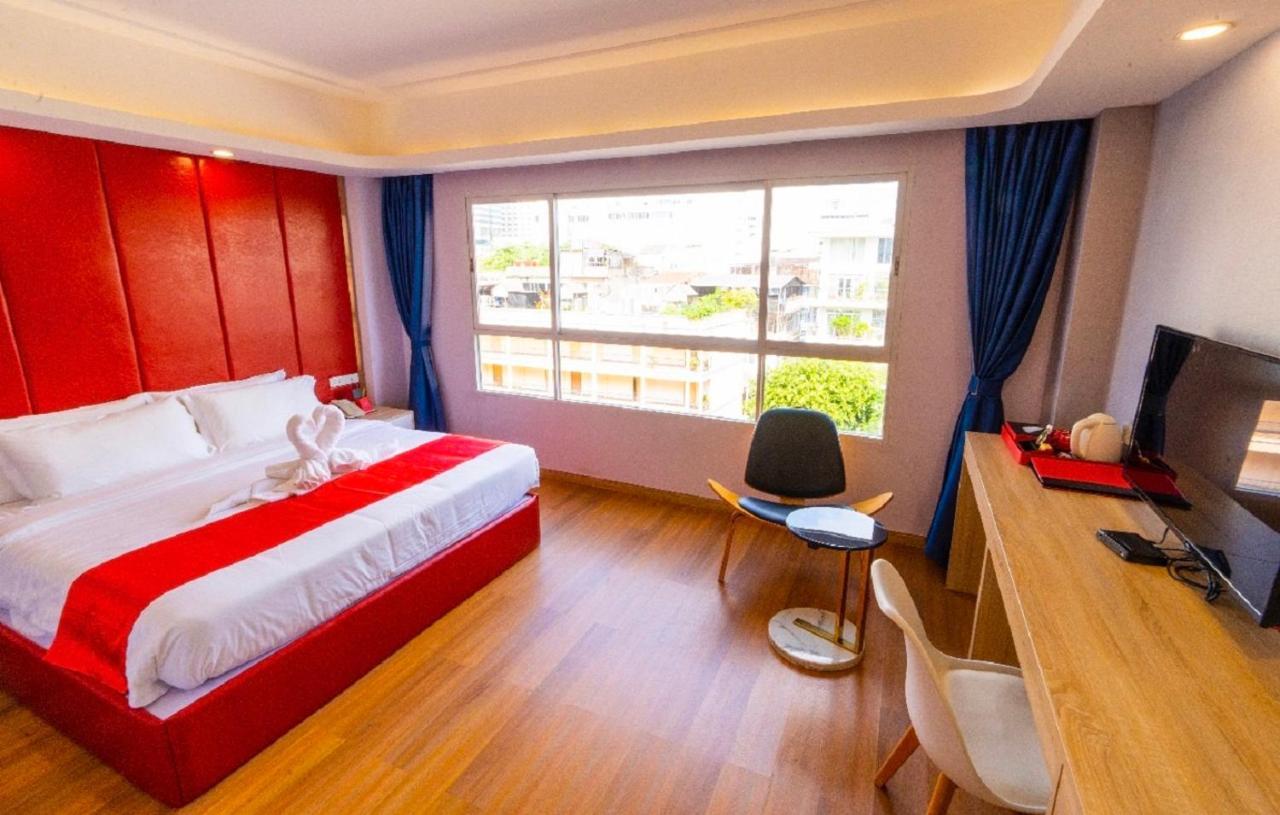 Sapphire Hotel Silom Bangkok Extérieur photo Deluxe Room
