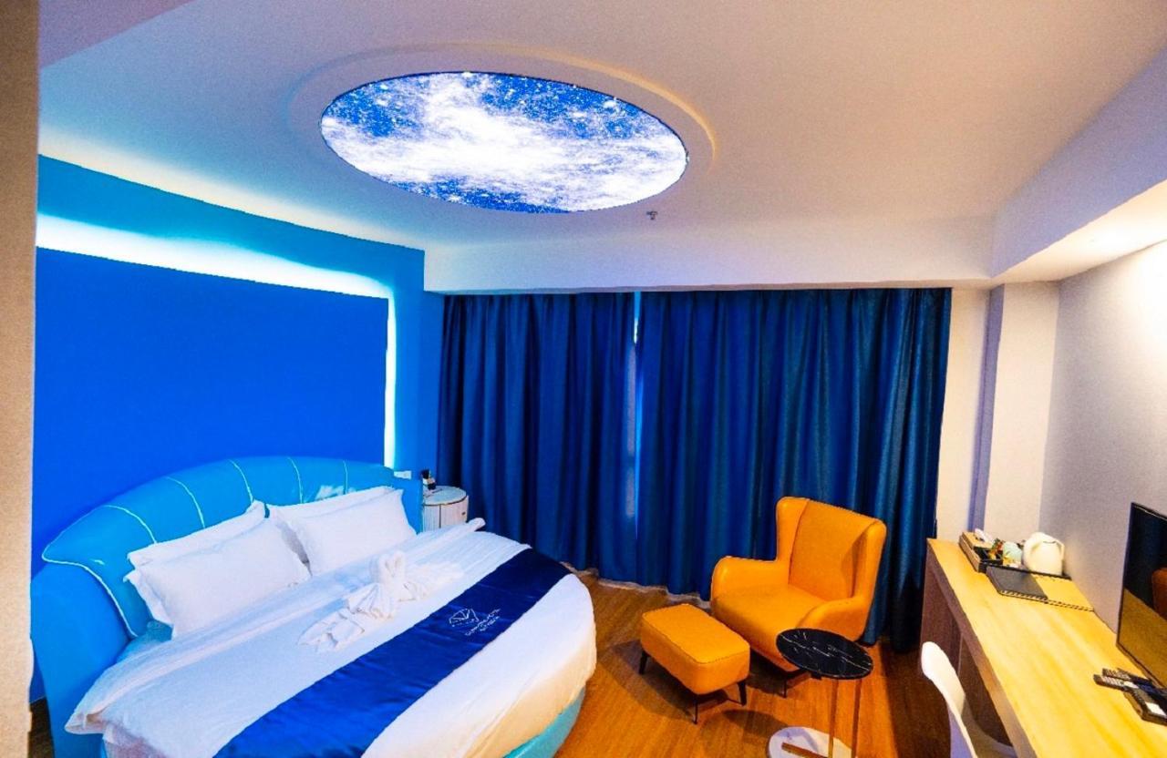 Sapphire Hotel Silom Bangkok Extérieur photo A room at the hotel