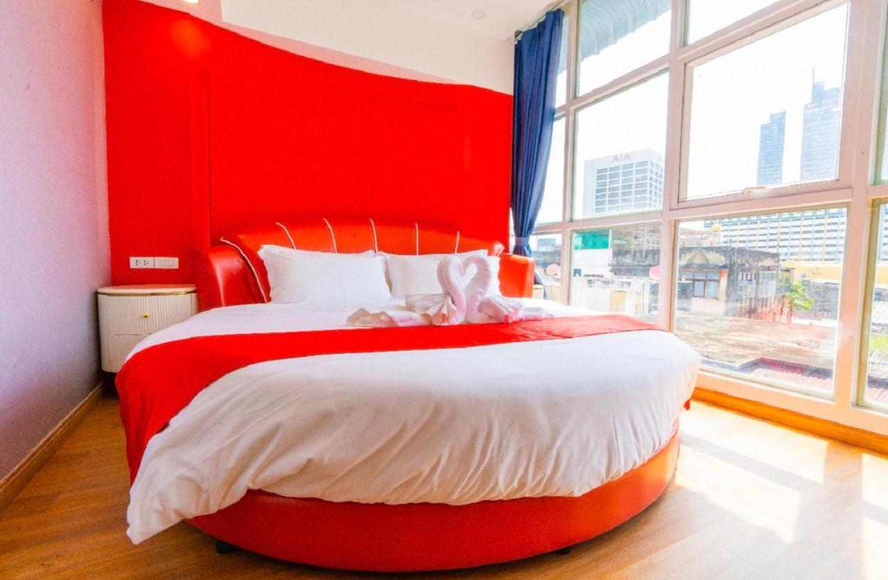 Sapphire Hotel Silom Bangkok Extérieur photo A room at the hotel