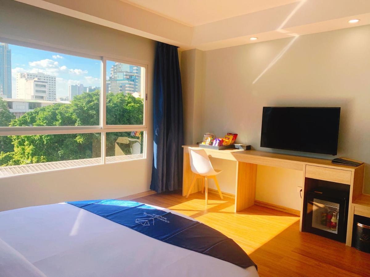 Sapphire Hotel Silom Bangkok Extérieur photo A room at the hotel